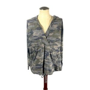 Maurices Camo V Neck Hoodie Hoodie with Front Pocket Size XL